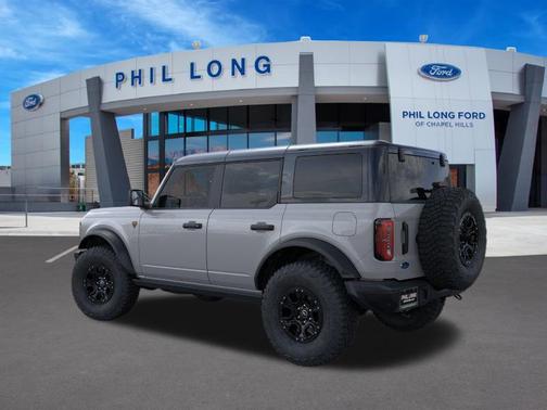AVALANCHE GRAY 2026 Ford Bronco Badlands