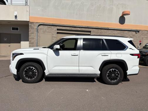 2024 Toyota Sequoia Base