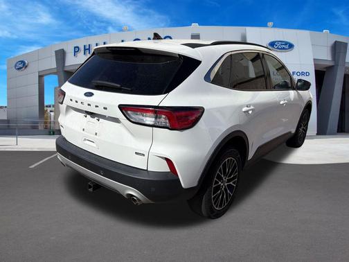 STAR WHITE METALLIC TRI-COAT 2022 Ford Escape SEL