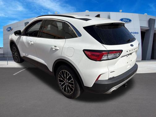 STAR WHITE METALLIC TRI-COAT 2022 Ford Escape SEL