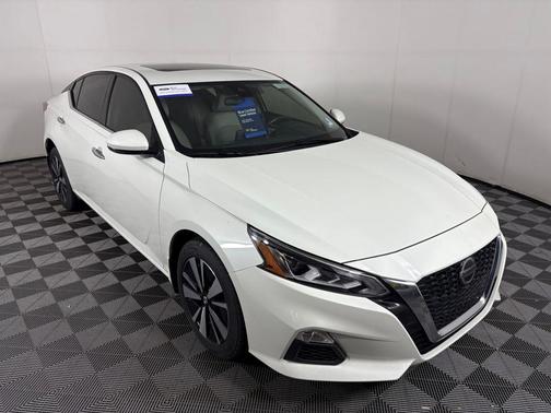 2022 Nissan Altima 2.5 SV
