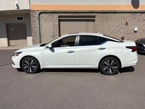 2022 Nissan Altima 2.5 SV