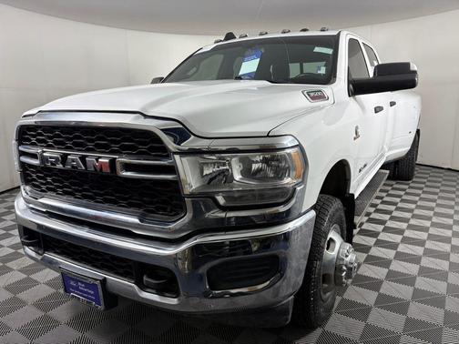 2021 RAM 3500 Tradesman Crew Cab 4x4 8' Box