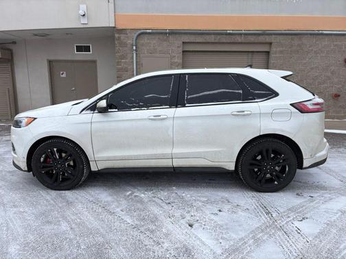 2022 Ford Edge ST
