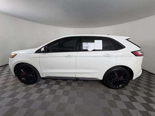 2022 Ford Edge ST