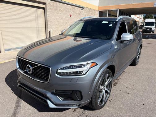 2019 Volvo XC90 T6 R-Design