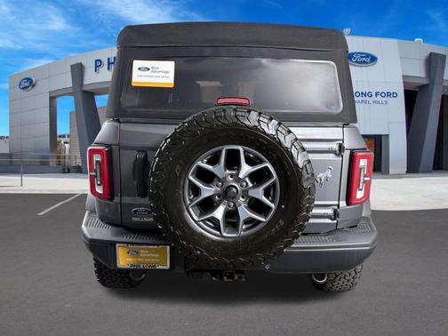 CARBONIZED GRAY METALLIC 2024 Ford Bronco Badlands