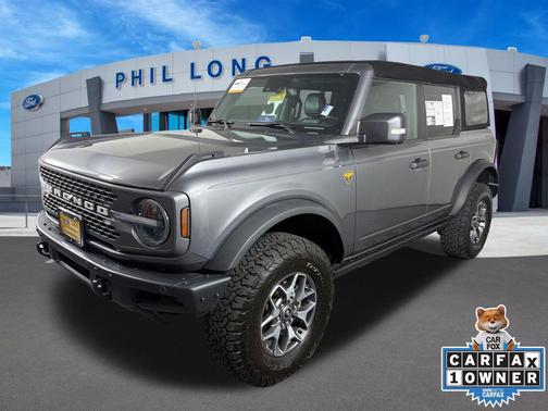 CARBONIZED GRAY METALLIC 2024 Ford Bronco Badlands