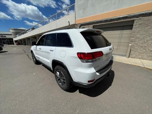 2020 Jeep Grand Cherokee Laredo