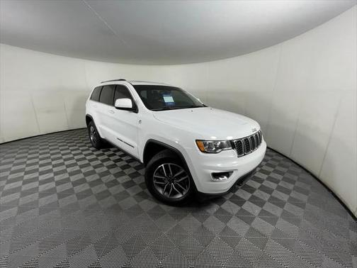 2020 Jeep Grand Cherokee Laredo
