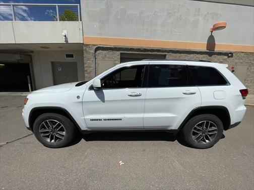2020 Jeep Grand Cherokee Laredo