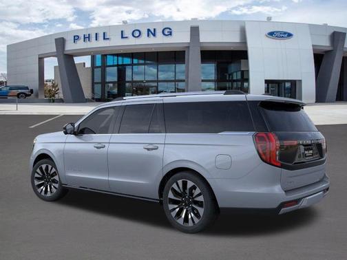 GLACIER GRAY MET TRI-COAT 2026 Ford Expedition Max Platinum