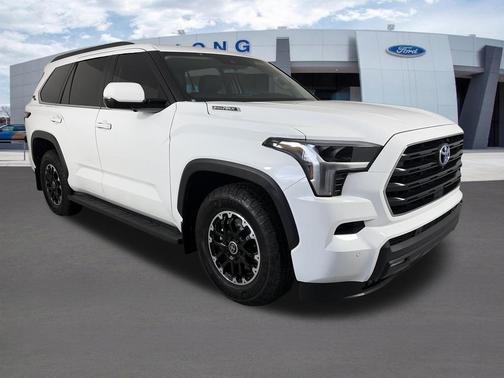 White 2024 Toyota Sequoia Base