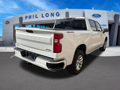 Summit White 2022 Chevrolet Silverado 1500 RST