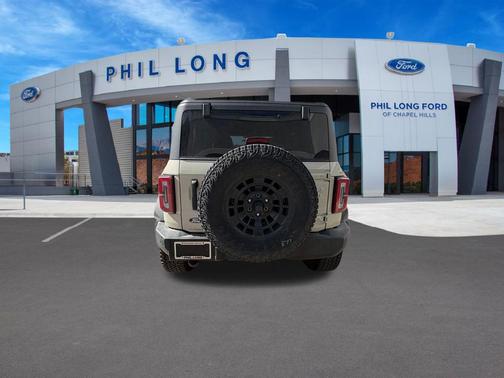 Desert Sand 2026 Ford Bronco Outer Banks