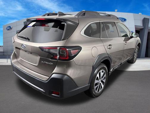 Brilliant Bronze Metallic 2023 Subaru Outback Premium