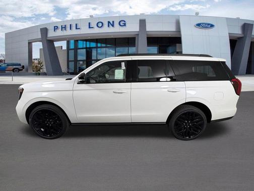 STAR WHITE MET TRI-COAT 2026 Ford Expedition Platinum