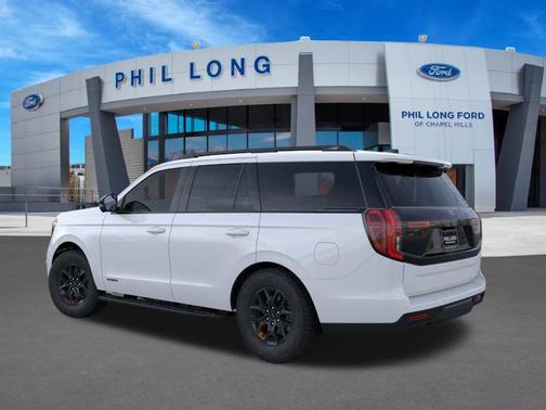 OXFORD WHITE 2026 Ford Expedition Tremor