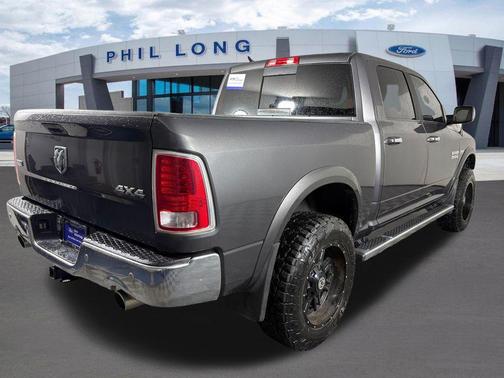 Granite Crystal Metallic Clearcoat 2017 RAM 1500 Laramie