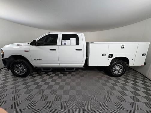 2022 RAM 3500 Tradesman Crew Cab 4x4 8' Box