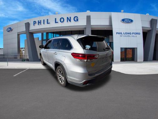 Celestial Silver Metallic 2019 Toyota Highlander XLE