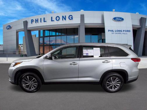 Celestial Silver Metallic 2019 Toyota Highlander XLE
