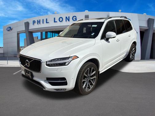 Crystal White Pearl 2019 Volvo XC90 T6 Momentum