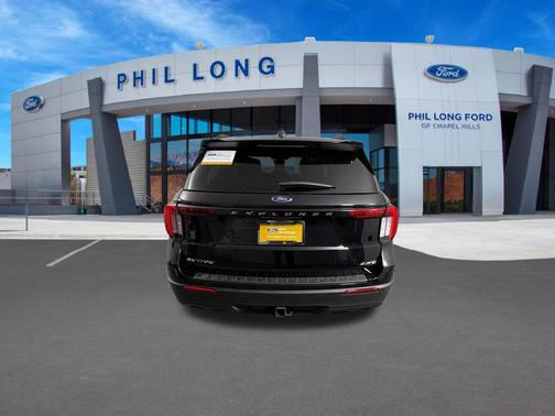 AGATE BLACK METALLIC 2025 Ford Explorer Active