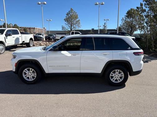 2023 Jeep Grand Cherokee Laredo