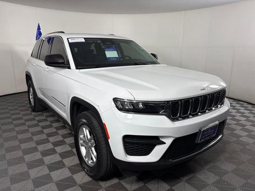 2023 Jeep Grand Cherokee Laredo