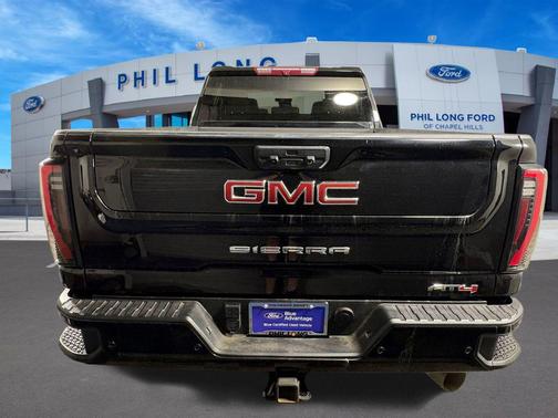 Onyx Black 2024 GMC Sierra 2500 AT4