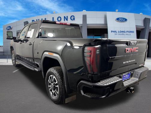 Onyx Black 2024 GMC Sierra 2500 AT4