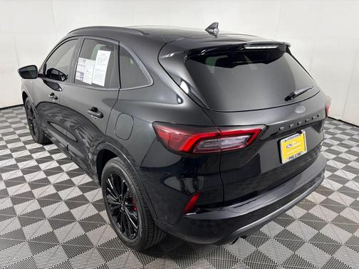 2023 Ford Escape ST-Line Elite