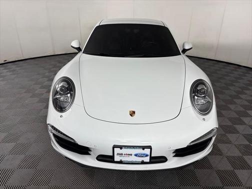 2015 Porsche 911 Carrera 4