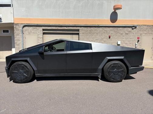 2024 Tesla Cybertruck Cyberbeast