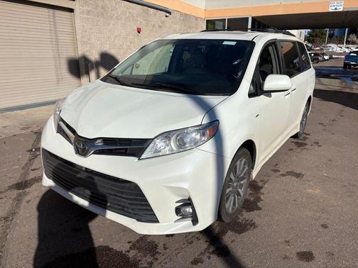 2018 Toyota Sienna XLE