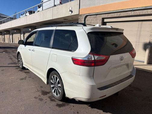 2018 Toyota Sienna XLE
