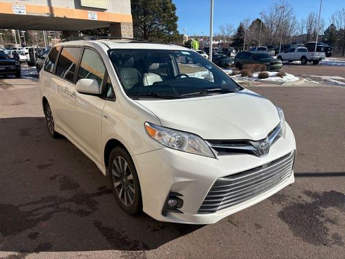 2018 Toyota Sienna XLE