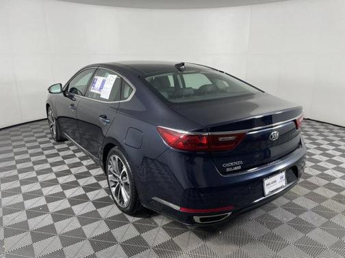 2019 Kia Cadenza Technology