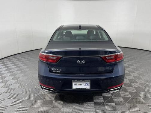 2019 Kia Cadenza Technology