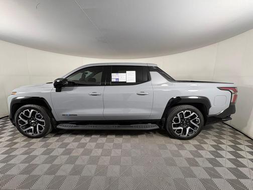 2025 Chevrolet Silverado EV RST