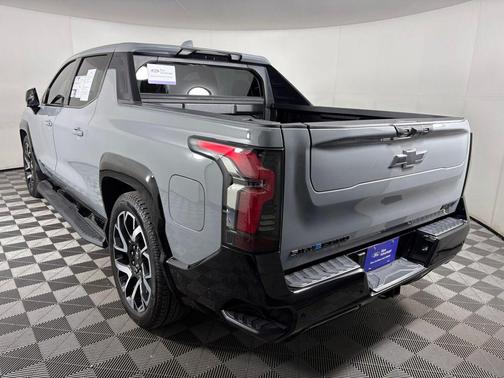 2025 Chevrolet Silverado EV RST
