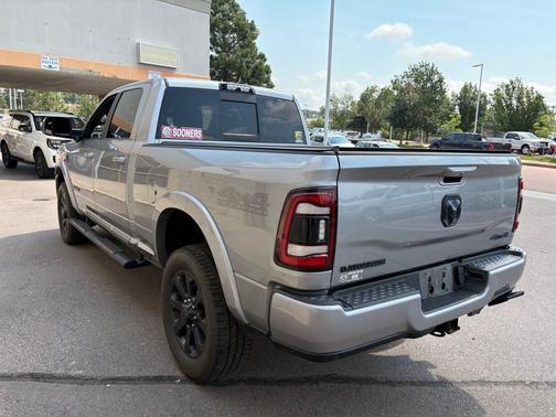 2020 RAM 2500 Laramie Crew Cab 4X4 6'4' Box