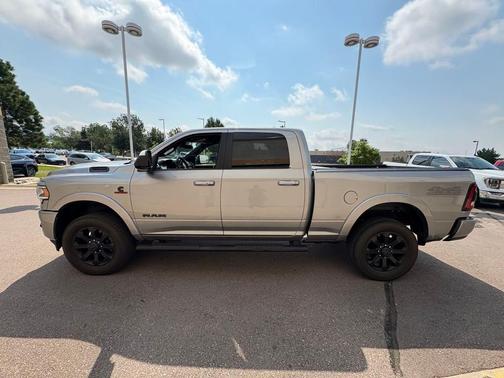 2020 RAM 2500 Laramie Crew Cab 4X4 6'4' Box