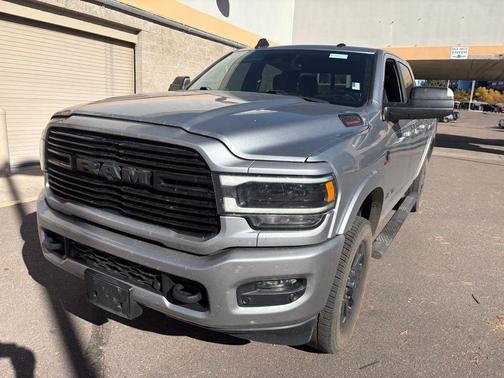 2020 RAM 2500 Laramie Crew Cab 4X4 6'4' Box
