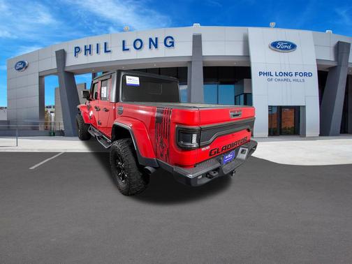 Firecracker Red Clearcoat 2022 Jeep Gladiator Sport