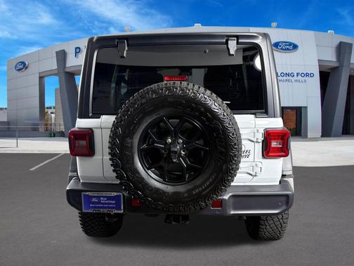 Bright White Clearcoat 2024 Jeep Wrangler Willys