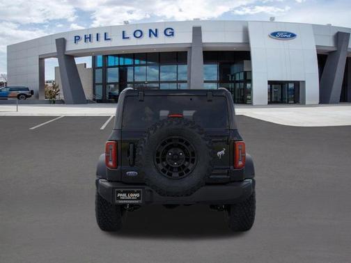 Shadow Black 2026 Ford Bronco Outer Banks