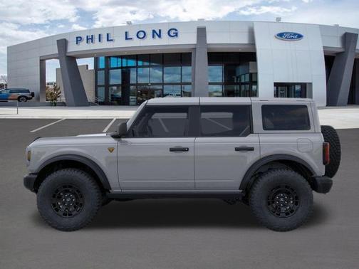 AVALANCHE GRAY 2026 Ford Bronco Badlands