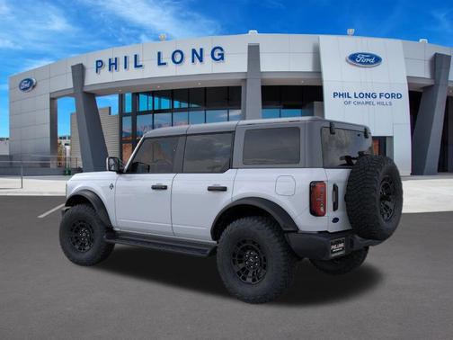 OXFORD WHITE 2026 Ford Bronco Outer Banks
